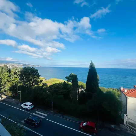 Luxury Seaview - *
